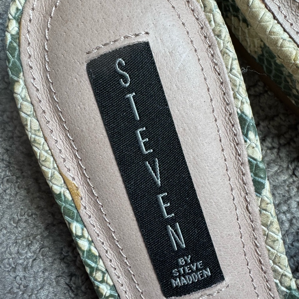NWOT Women's Snakeskin Mules NEVER WORN - Picture 3 of 6